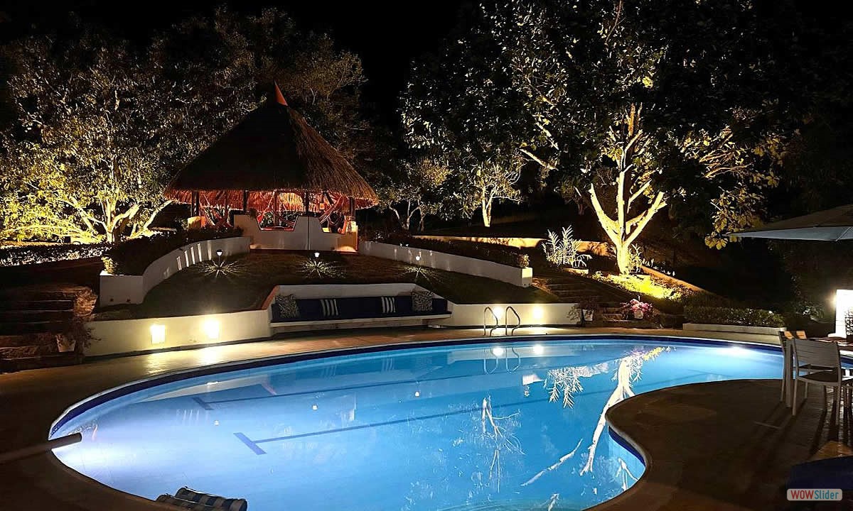 3_piscina_nocturna
