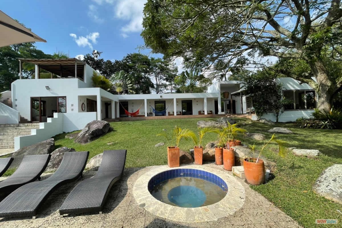 2_fachada_jacuzzi