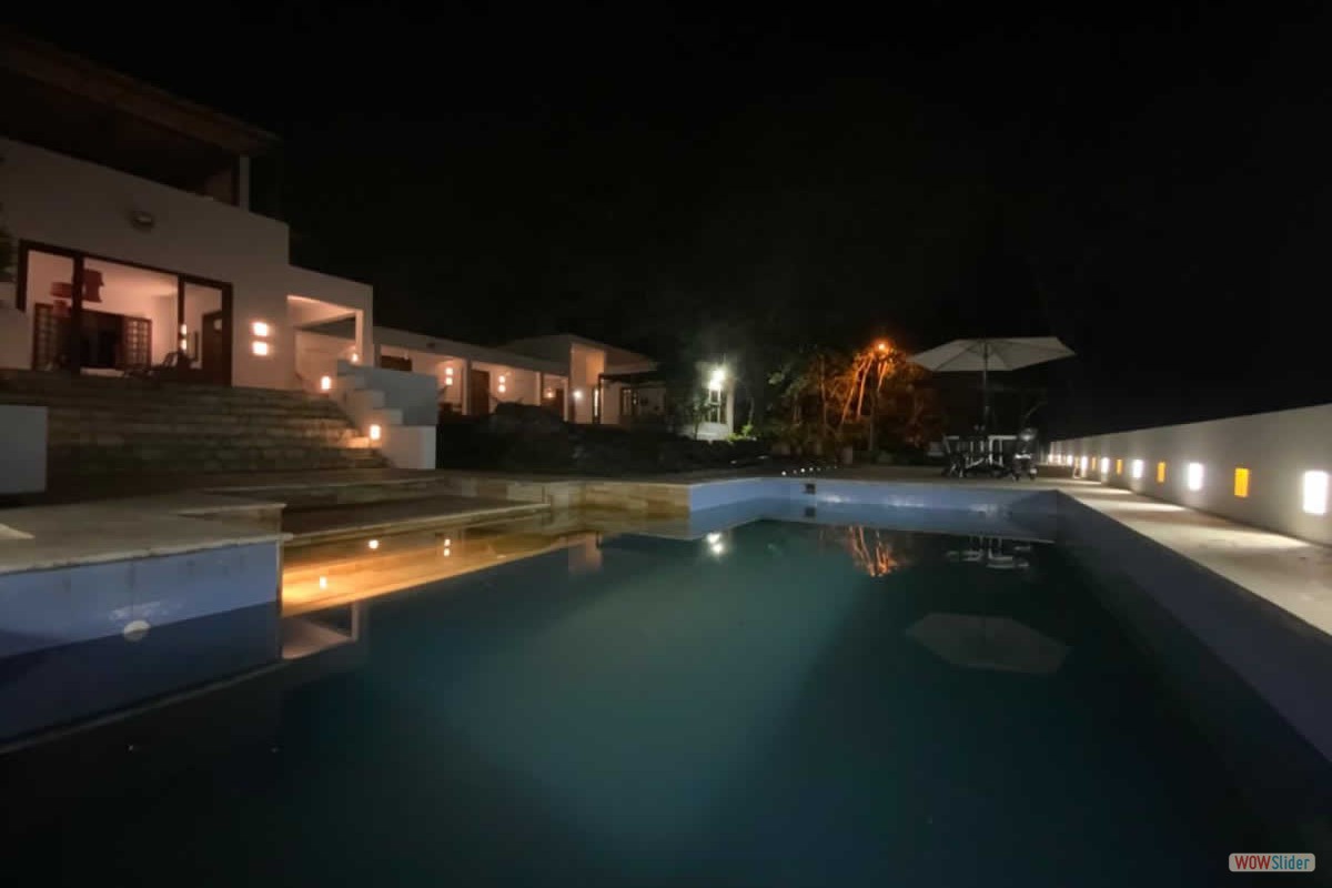 4_piscina_nocturna