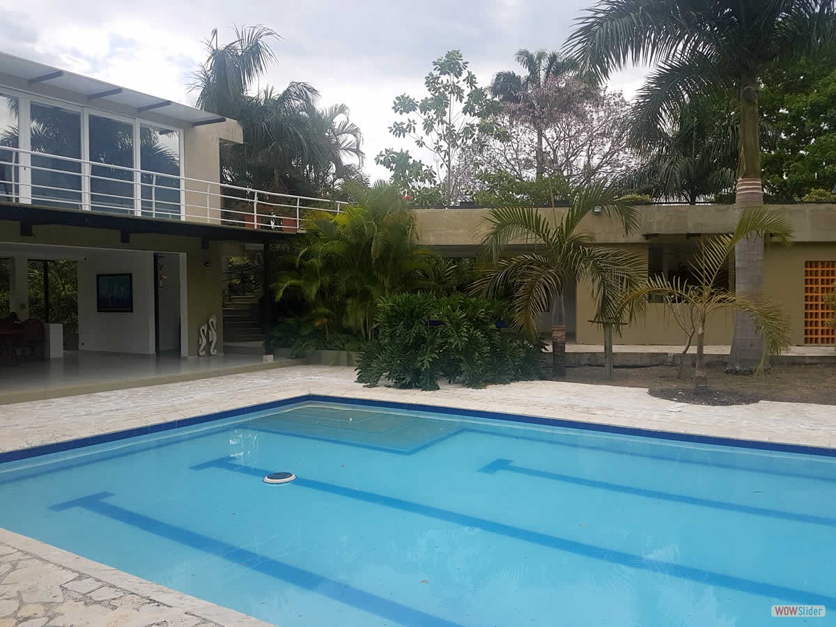 2_piscina_fachada