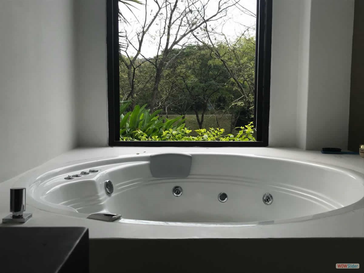 10_jacuzzi