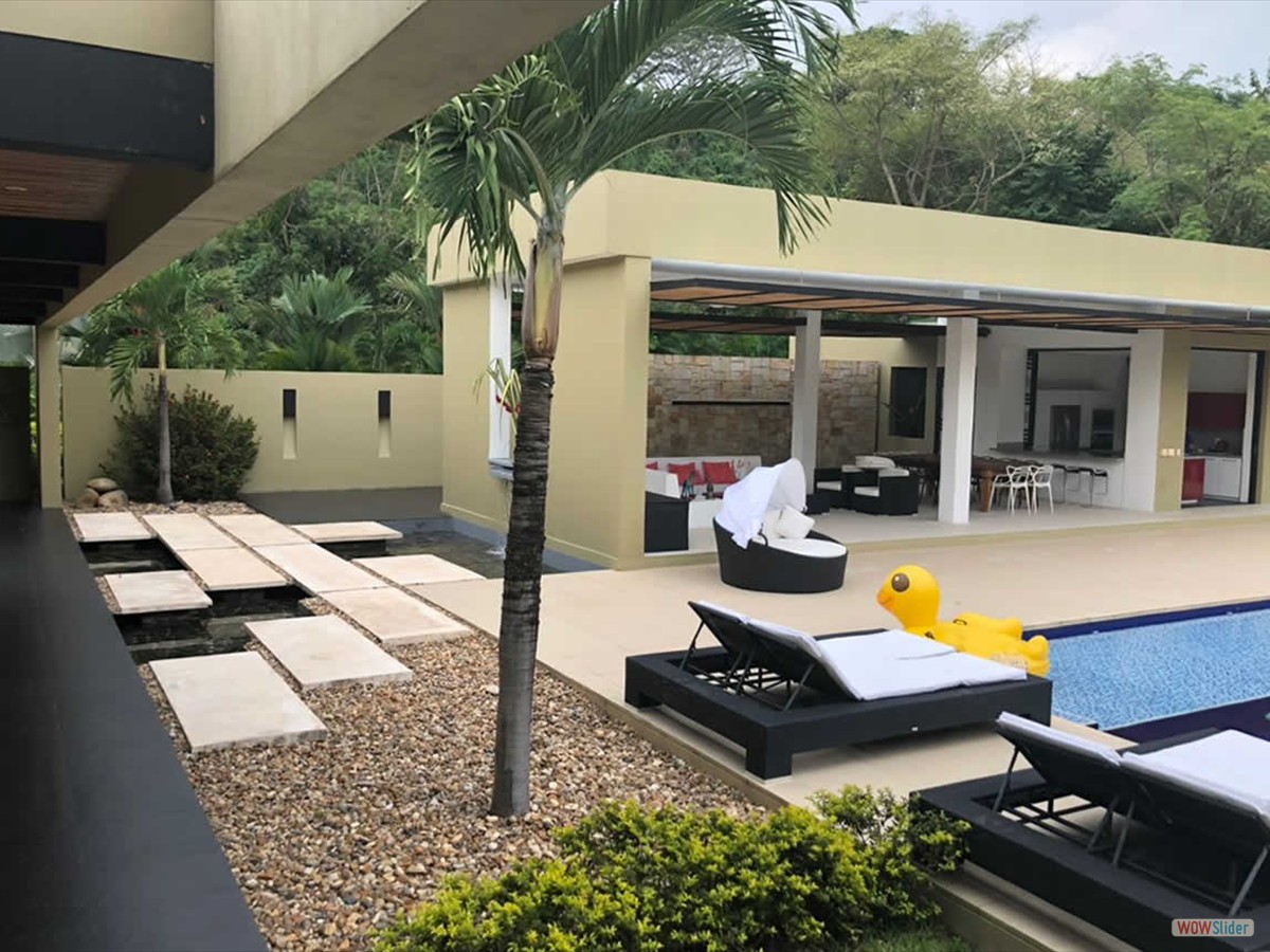 2_piscina_asoleadoras
