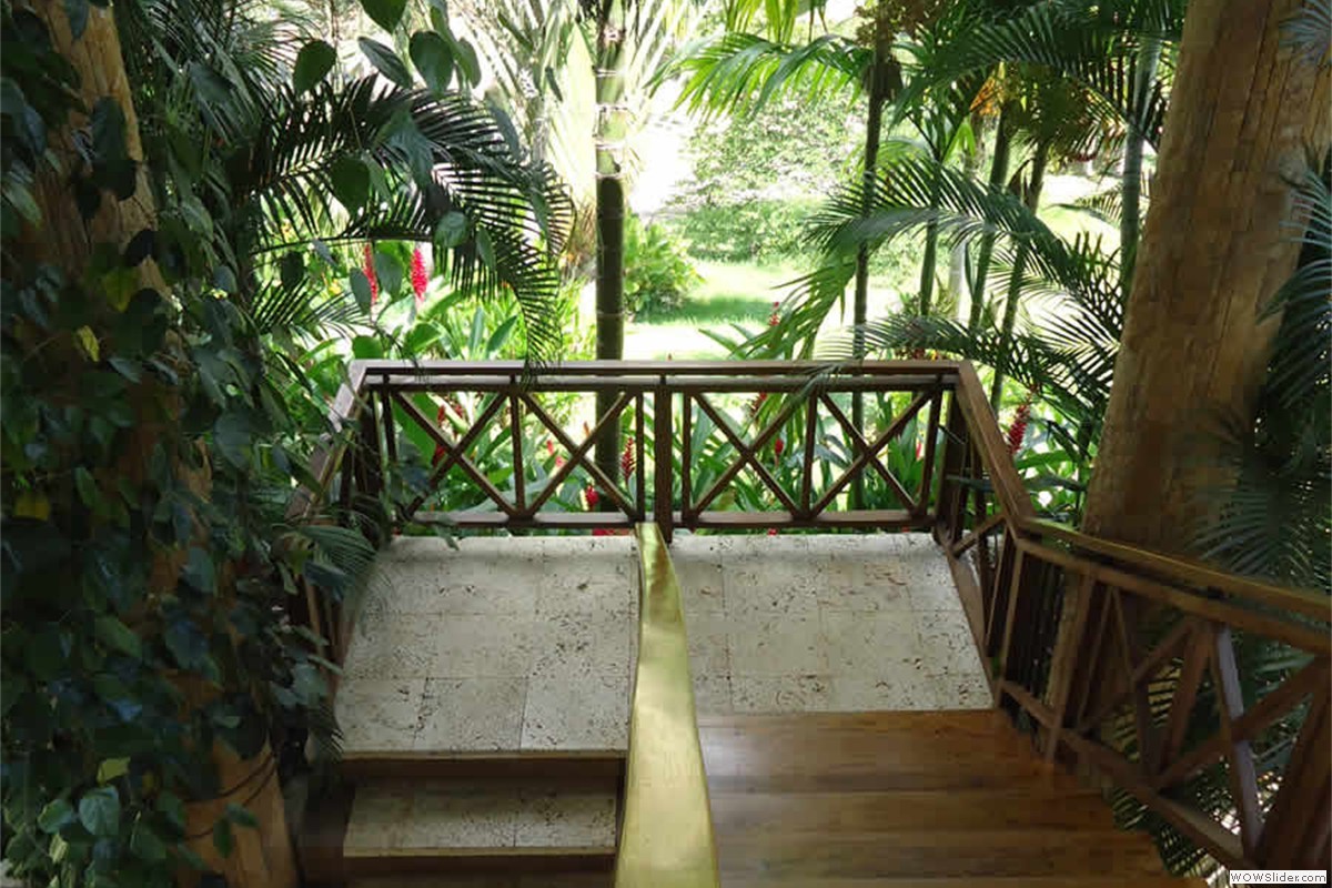 27_escaleras_salida